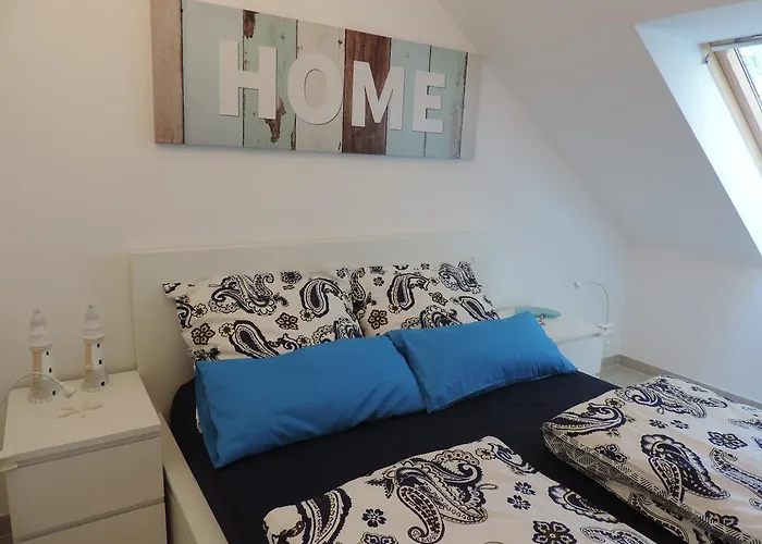 Zuza Blisko Plazy * レバル