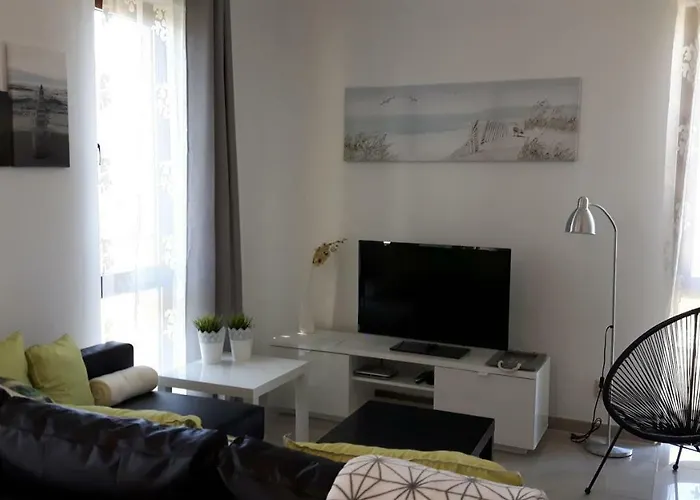 アパート Zuza Blisko Plazy レバル