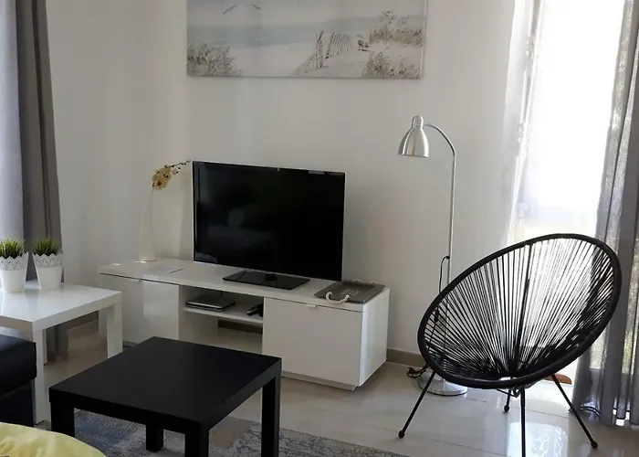 Zuza Blisko Plazy * レバル