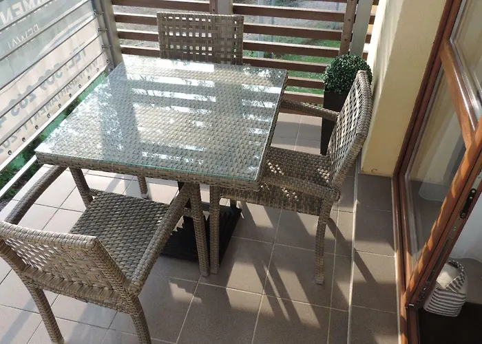 Zuza Blisko Plazy * レバル